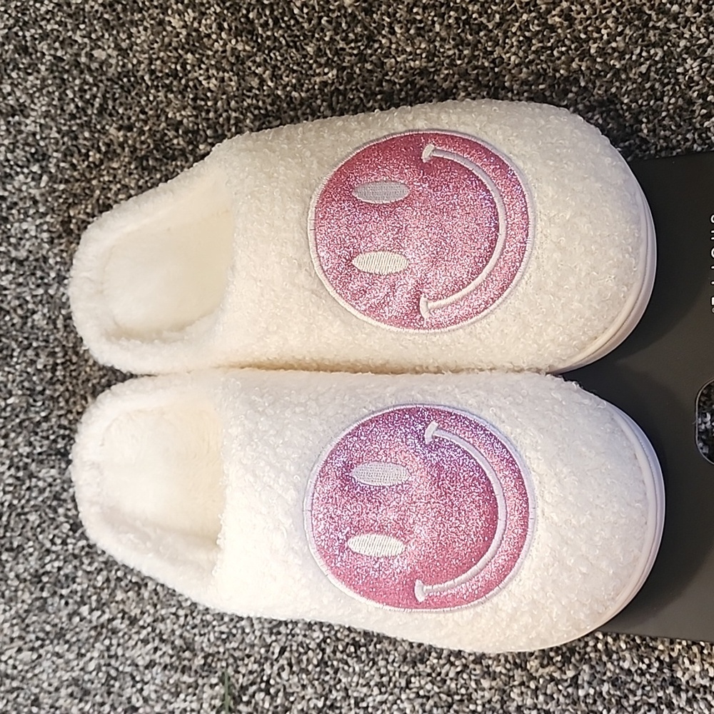 Womens pink glittery smiley face slippers